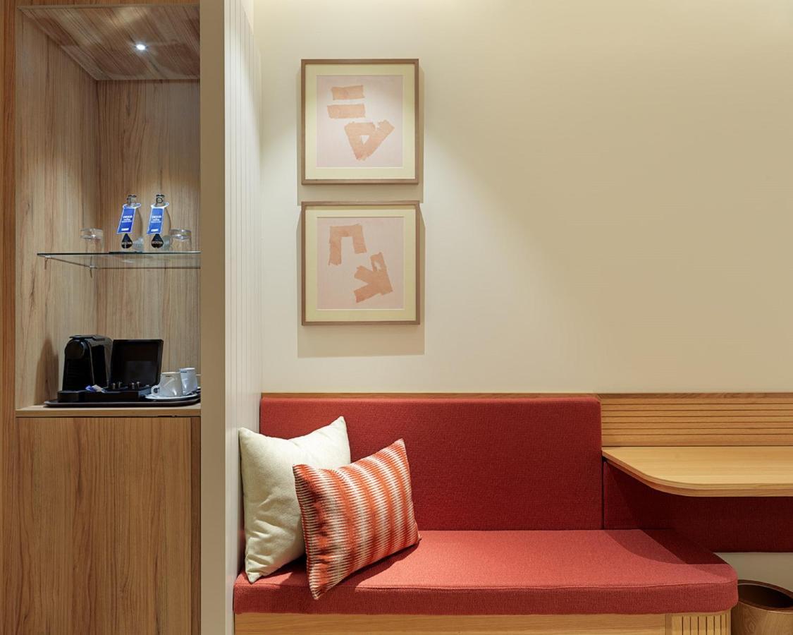 Hotell H10 Croma 4*